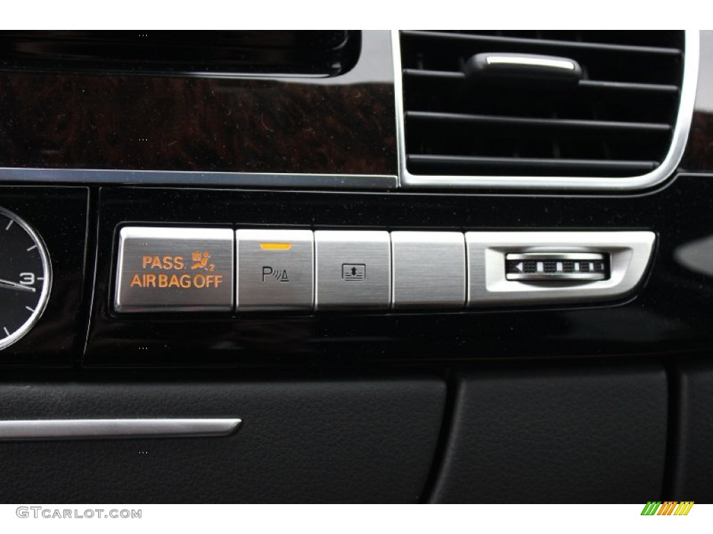 2013 Audi A8 L 3.0T quattro Controls Photo #91880240