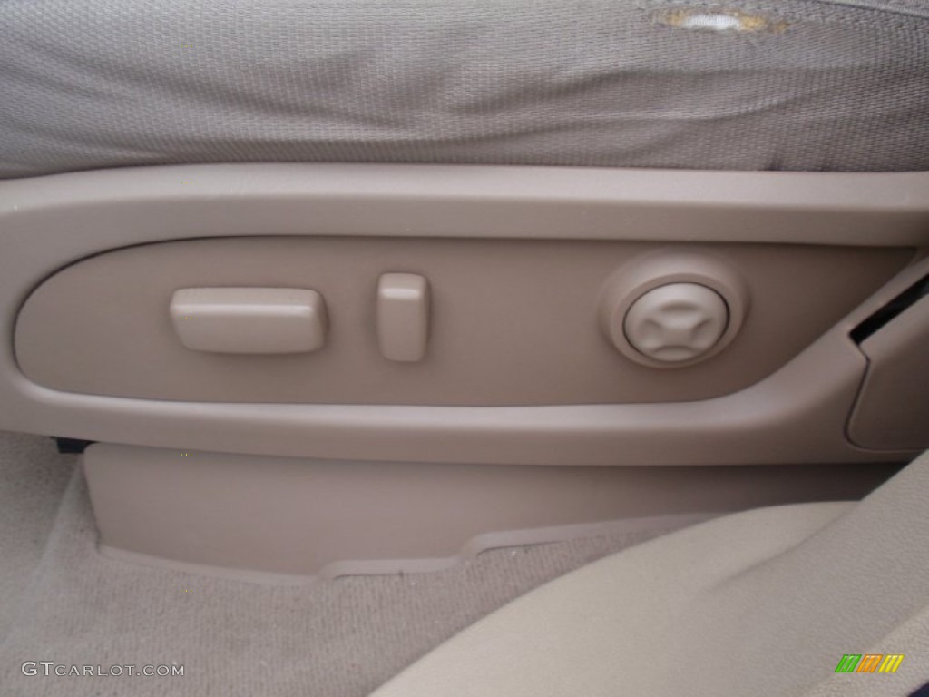 2007 Outlook XR - Gold Mist / Tan photo #42