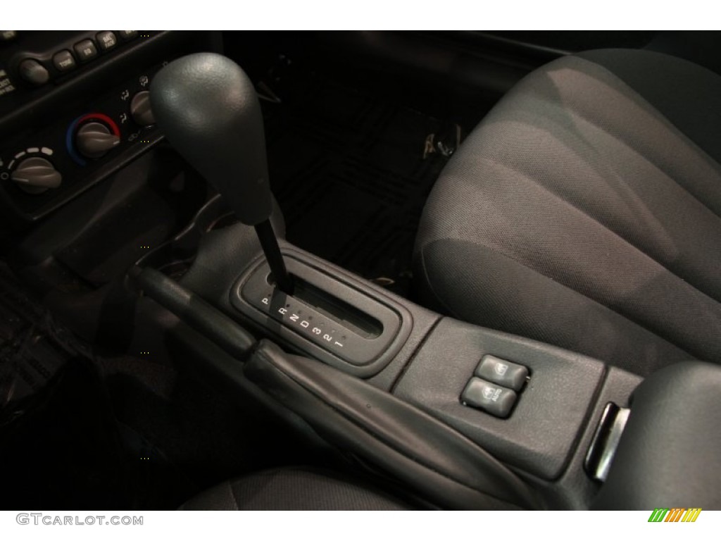 2005 Sunfire Coupe - Liquid Silver Metallic / Graphite photo #9