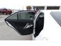 Super White - Camry SE Photo No. 9