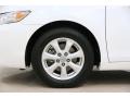Super White - Camry LE Photo No. 18