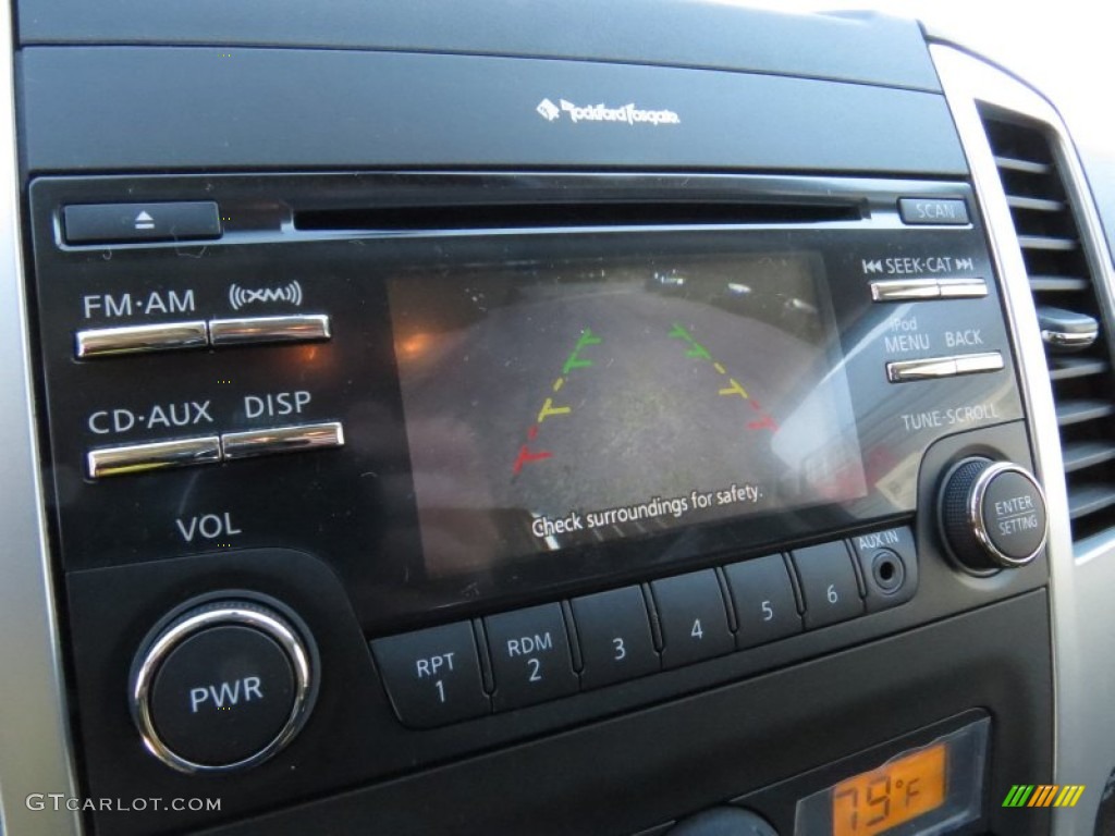 2014 Nissan Frontier Pro-4X Crew Cab 4x4 Controls Photo #91889789