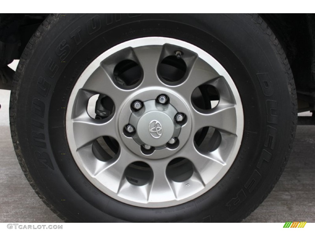 2011 Toyota FJ Cruiser Standard FJ Cruiser Model Wheel Photos