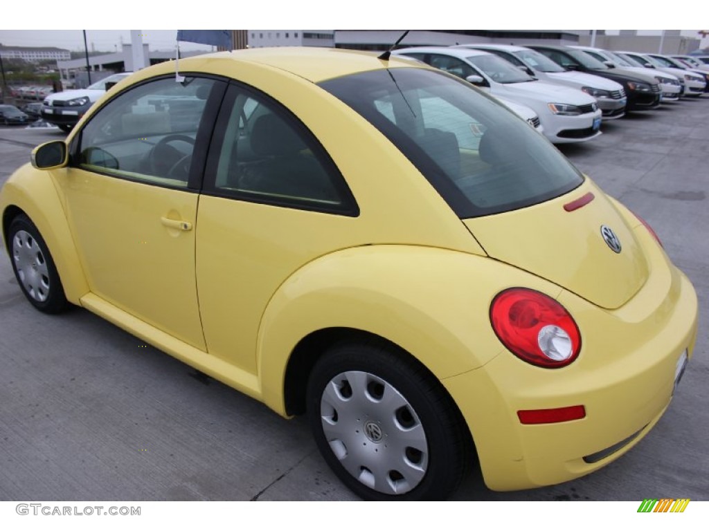 2010 New Beetle 2.5 Coupe - Sunflower Yellow / Black photo #6