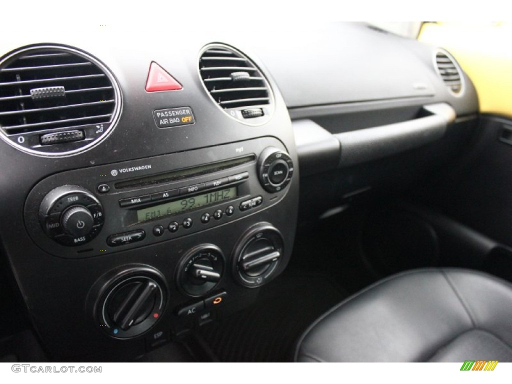 2010 New Beetle 2.5 Coupe - Sunflower Yellow / Black photo #13
