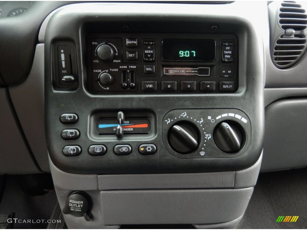 2000 Dodge Grand Caravan SE Controls Photo #91896406