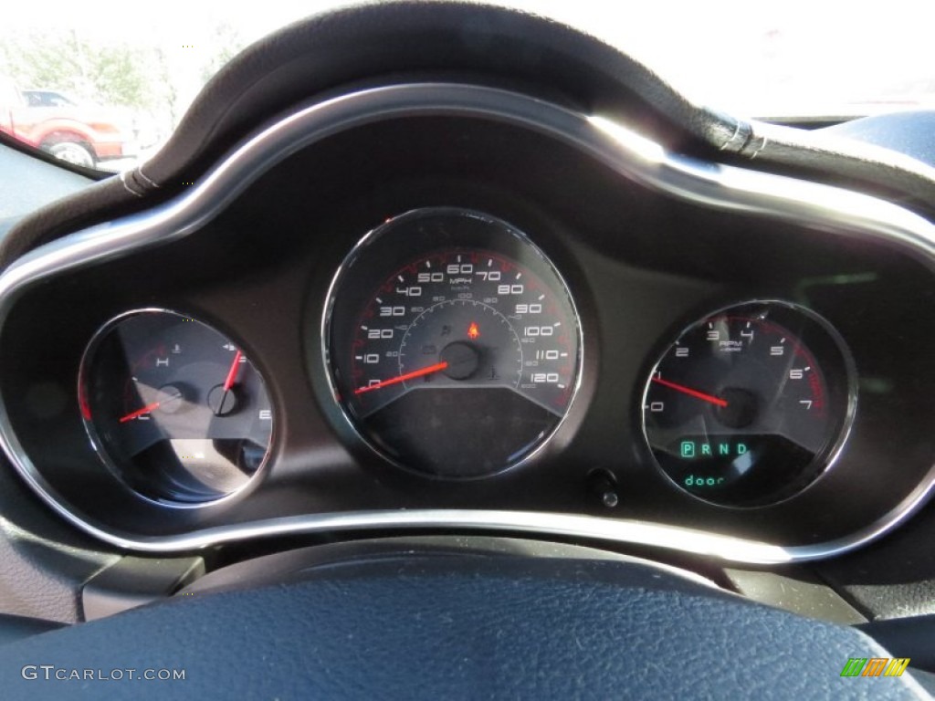 2014 Avenger SE - Granite Crystal Metallic / Black photo #15