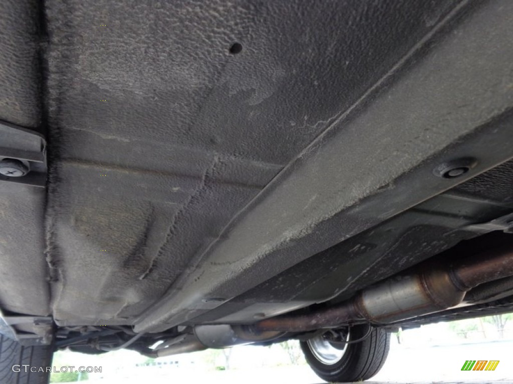 2000 Acura TL 3.2 Undercarriage Photo #91901257
