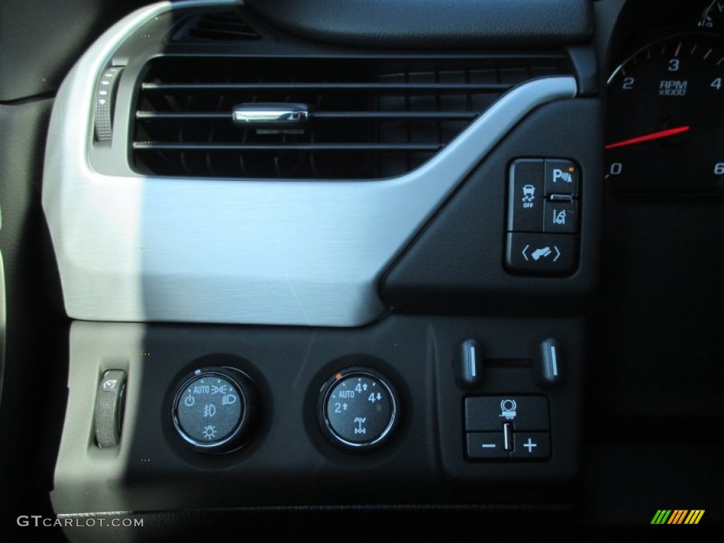 2015 GMC Yukon XL SLT 4WD Controls Photo #91921093