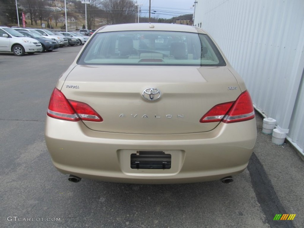 2010 Avalon XLS - Sandy Beach Metallic / Ivory photo #5