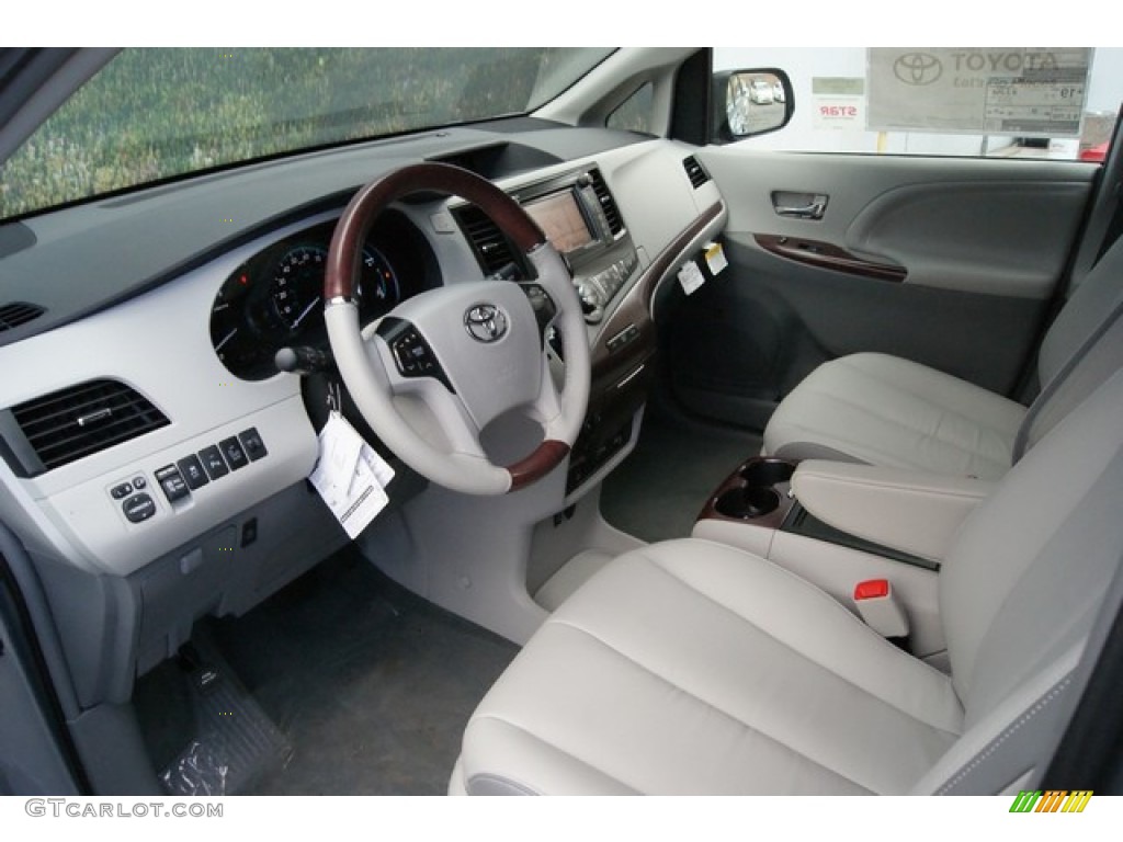 2014 Sienna Limited AWD - Silver Sky Metallic / Light Gray photo #5