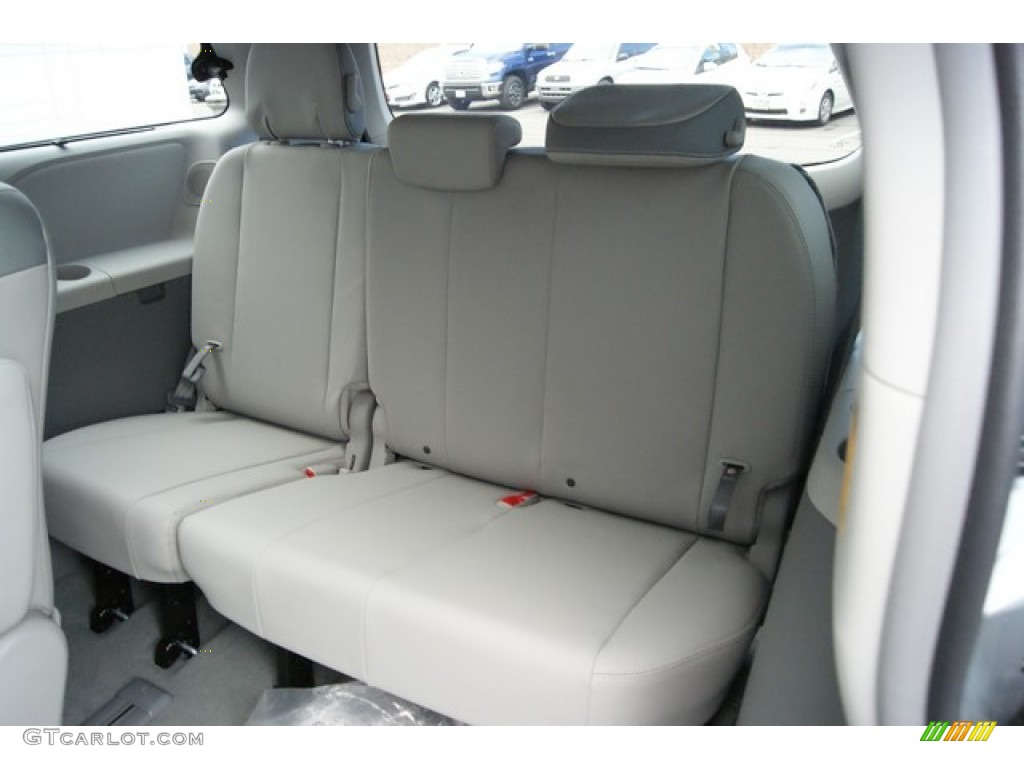 2014 Sienna Limited AWD - Silver Sky Metallic / Light Gray photo #8