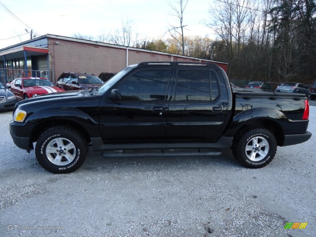 2005 Explorer Sport Trac XLT 4x4 - Black Clearcoat / Medium Dark Flint photo #2