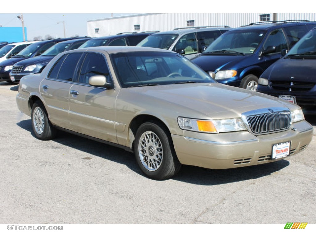 2000 Grand Marquis GS - Harvest Gold Metallic / Medium Parchment photo #2