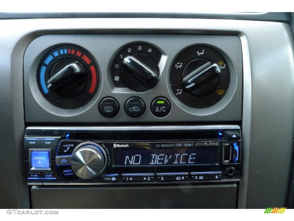 2004 Baja Sport - Black Granite Pearl / Dark Gray photo #15