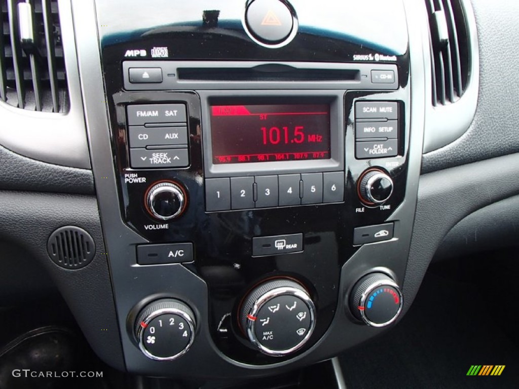 2013 Kia Forte Koup EX Controls Photo #91949993