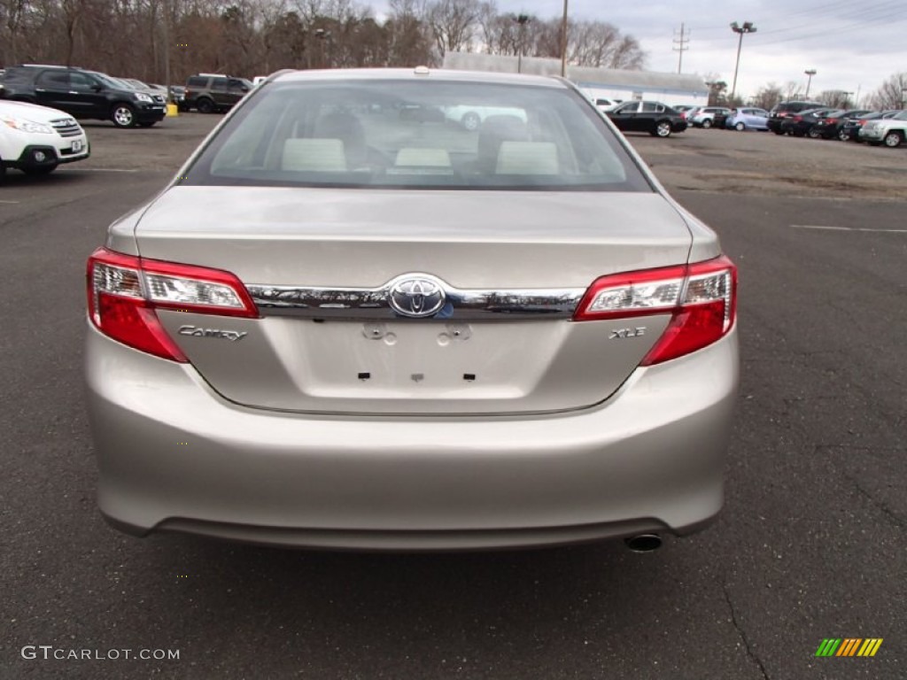 2014 Camry XLE - Champagne Mica / Ivory photo #8