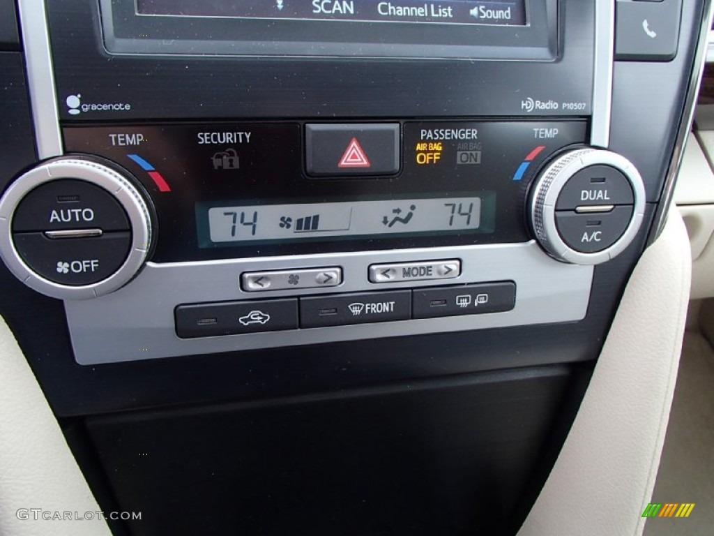 2014 Camry XLE - Champagne Mica / Ivory photo #19