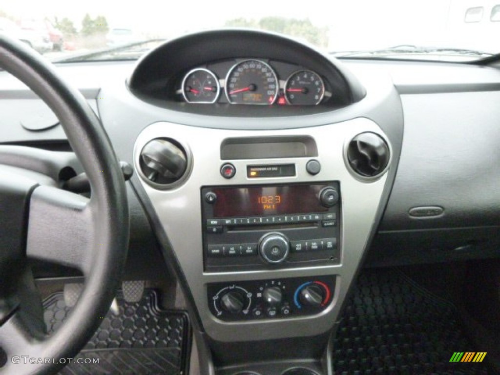 2007 Saturn ION 2 Quad Coupe Controls Photo #91954964