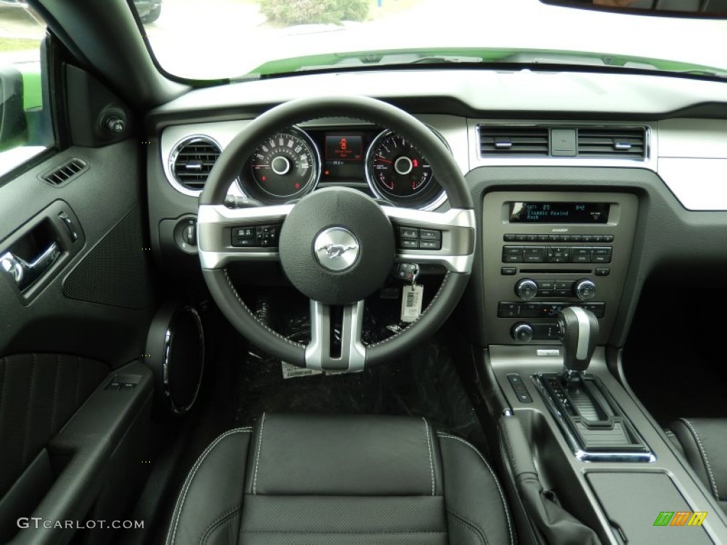 2014 Ford Mustang V6 Premium Coupe Dashboard Photos