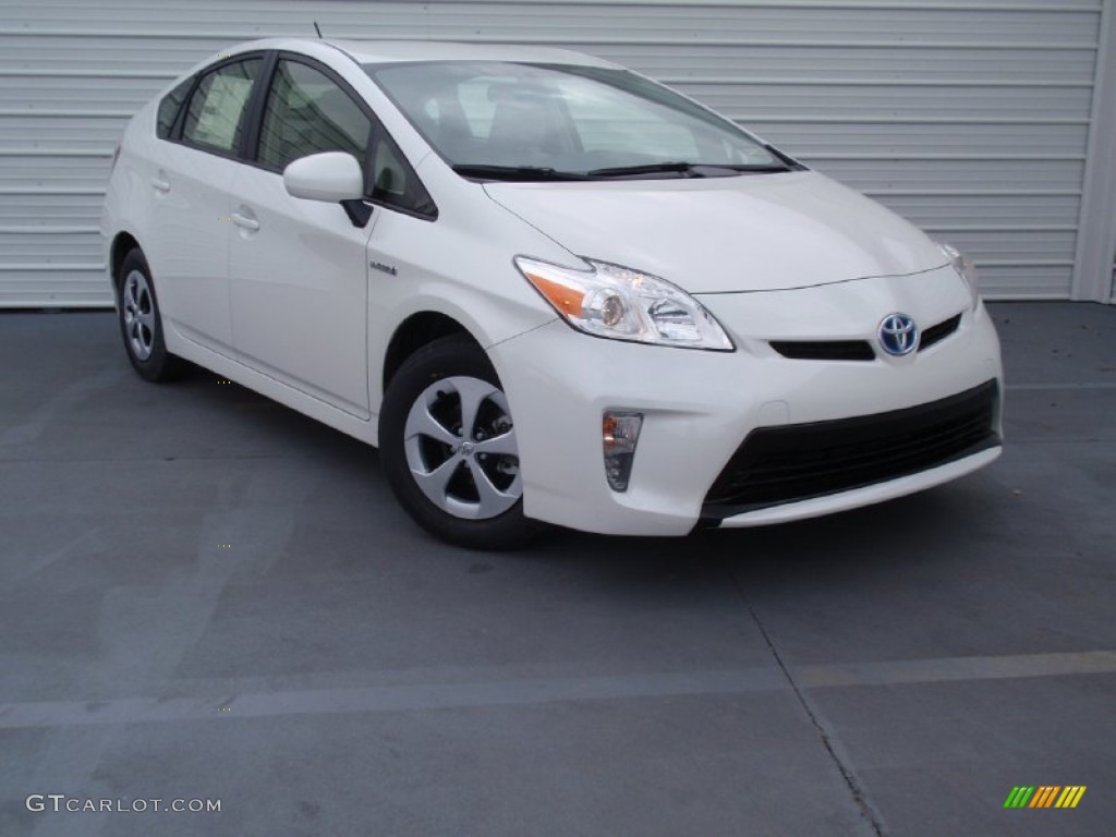Blizzard White Pearl 2014 Toyota Prius Three Hybrid Exterior Photo #91961238