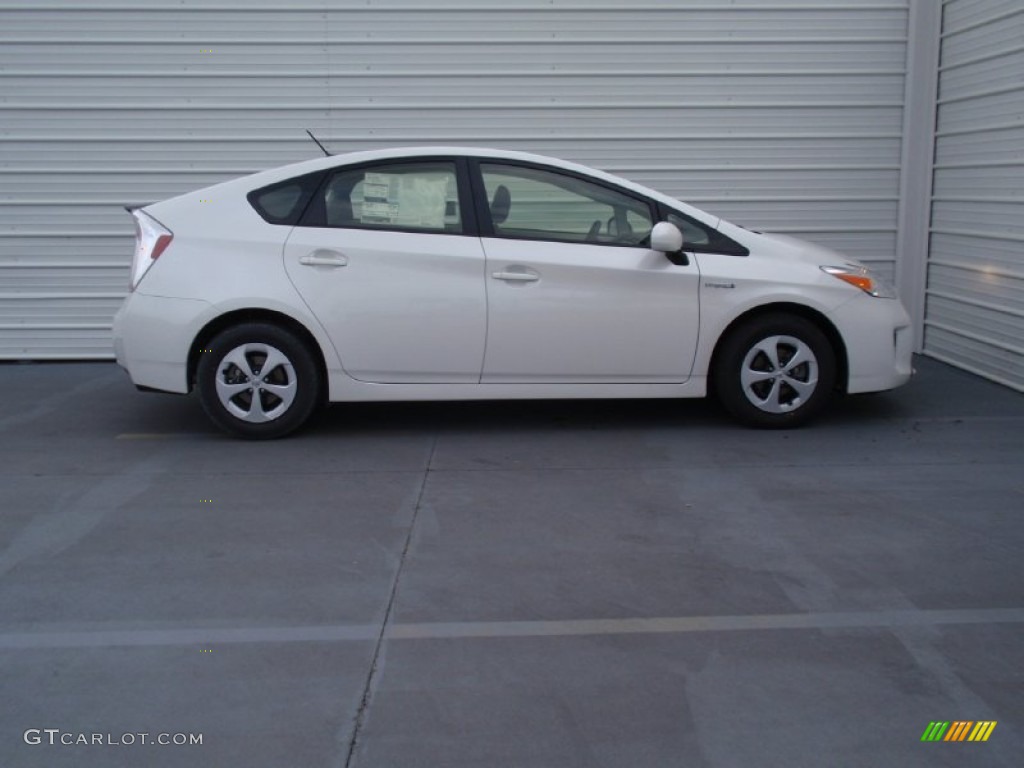 2014 Prius Three Hybrid - Blizzard White Pearl / Misty Gray photo #3