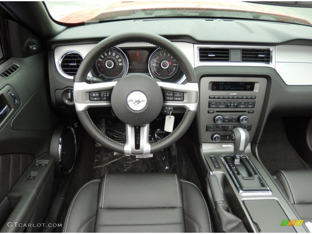 2014 Ford Mustang GT Convertible Dashboard Photos
