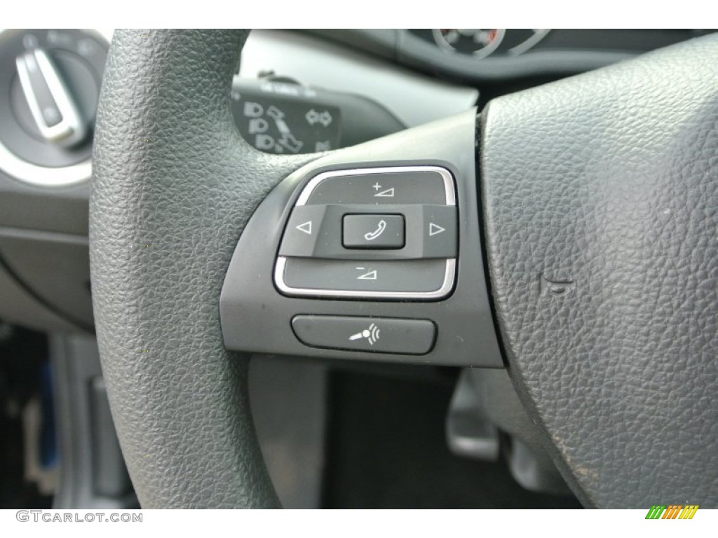 2014 Volkswagen Passat 2.5L S Controls Photo #91974115