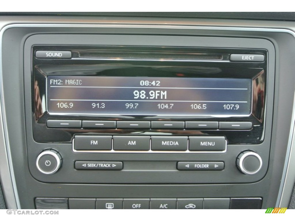 2014 Volkswagen Passat 2.5L S Audio System Photos