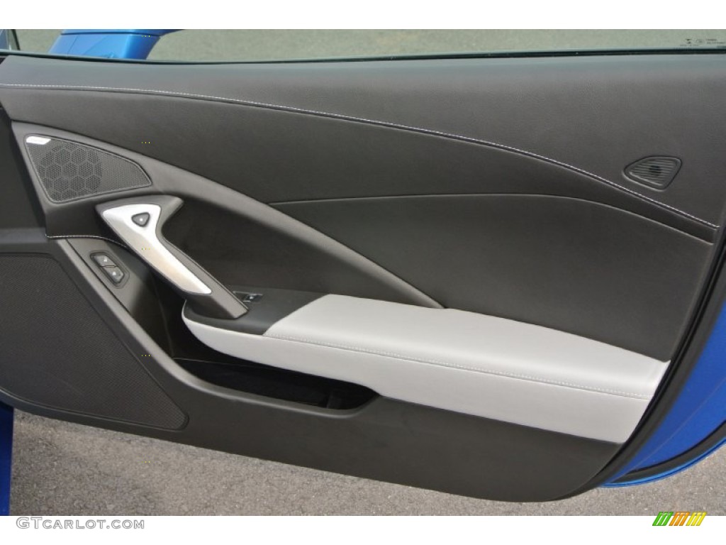2014 Chevrolet Corvette Stingray Coupe Gray Door Panel Photo #91975126