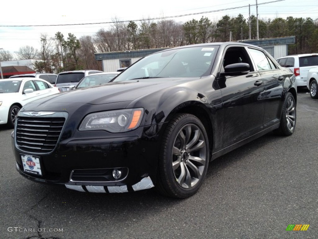 Gloss Black Chrysler 300