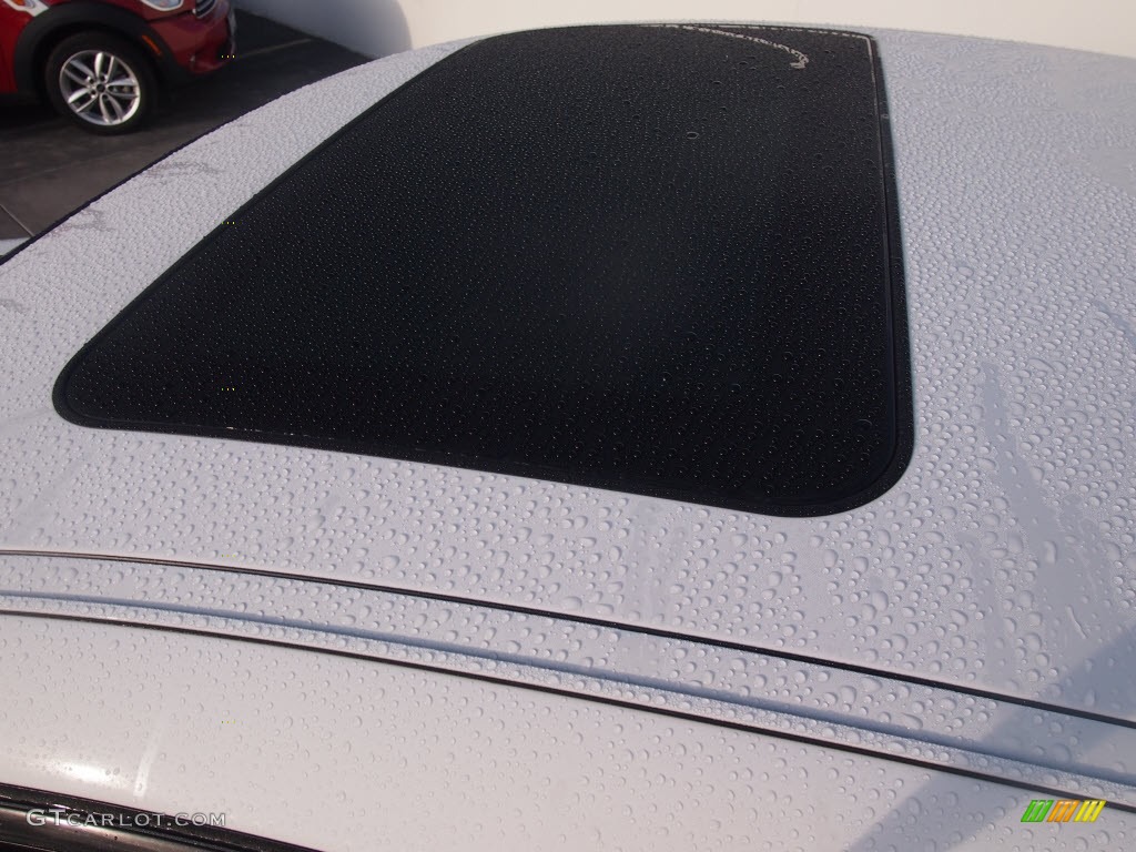2012 X6 xDrive50i - Alpine White / Black photo #12