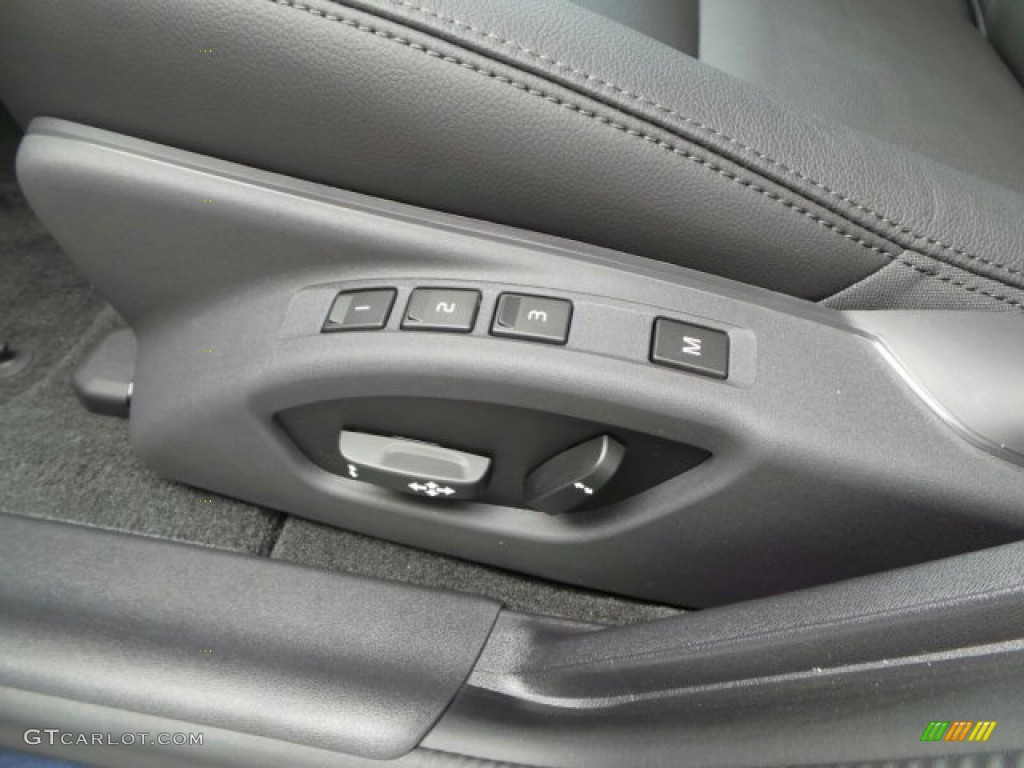 2015 Volvo S60 T5 Drive-E Controls Photo #91987764