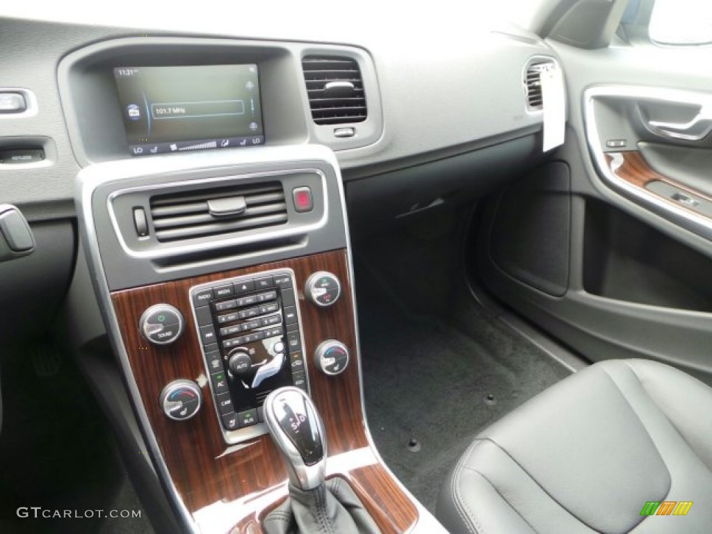 2015 Volvo S60 T5 Drive-E Off-Black Dashboard Photo #91987785