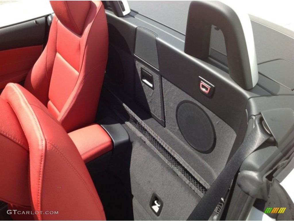 2014 Z4 sDrive35is - Mineral White Metallic / Coral Red photo #5