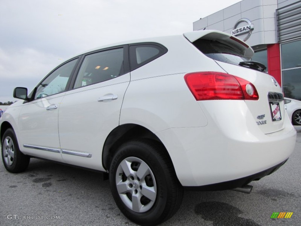 2013 Rogue S - Pearl White / Black photo #3