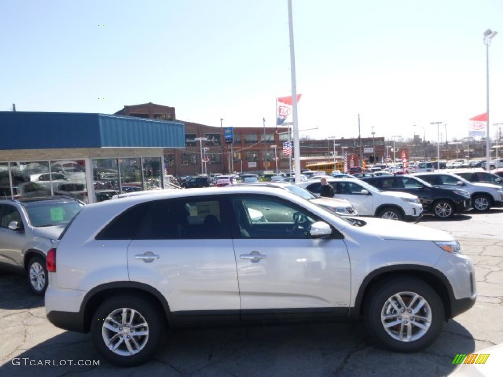 Bright Silver Kia Sorento