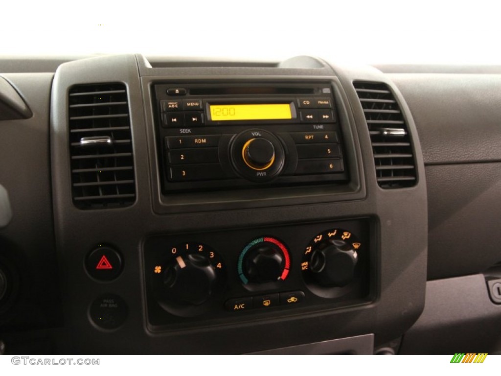 2010 Pathfinder SE 4x4 - Red Brick / Graphite photo #8