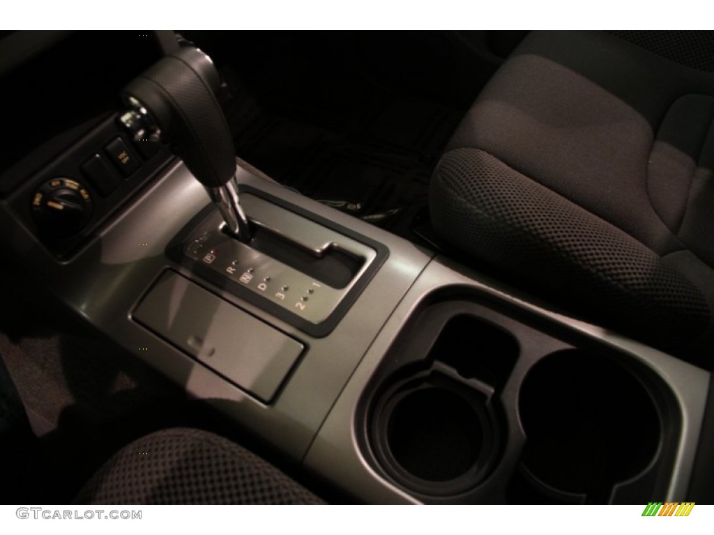 2010 Pathfinder SE 4x4 - Red Brick / Graphite photo #9