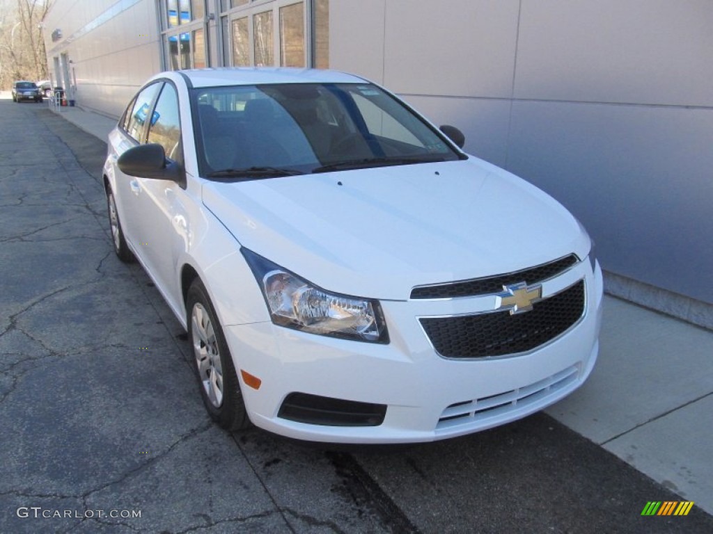 2014 Cruze LS - Summit White / Jet Black/Medium Titanium photo #9