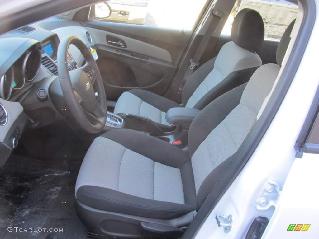 2014 Cruze LS - Summit White / Jet Black/Medium Titanium photo #11
