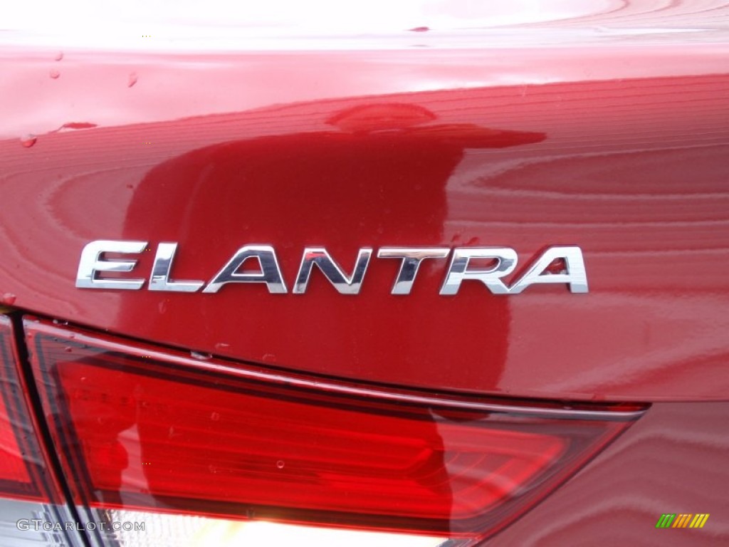 2014 Elantra SE Sedan - Red / Gray photo #14
