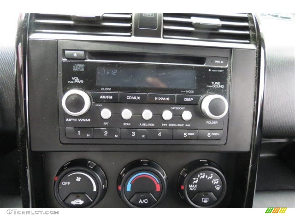 2009 Honda Element SC Audio System Photos