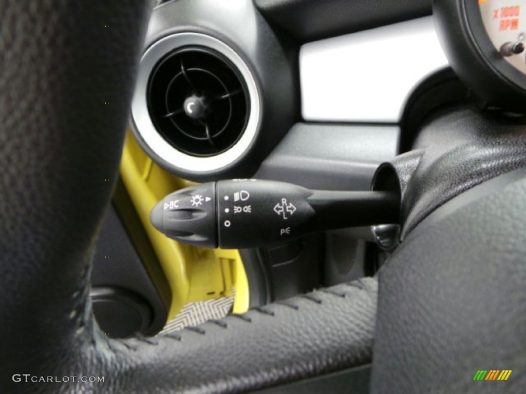 2011 Cooper Hardtop - Interchange Yellow / Carbon Black photo #20