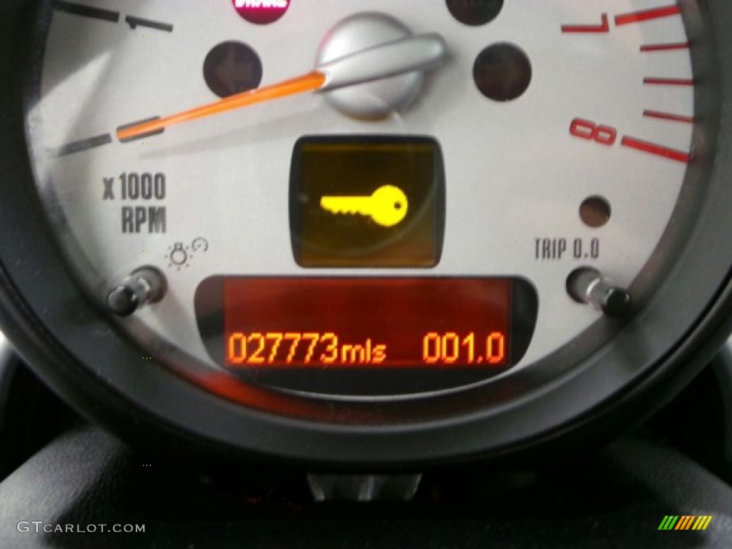 2011 Cooper Hardtop - Interchange Yellow / Carbon Black photo #24