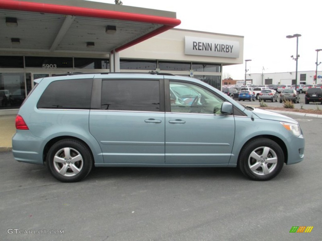 2009 Routan SE - Antigua Blue Metallic / Ceylon Beige photo #8