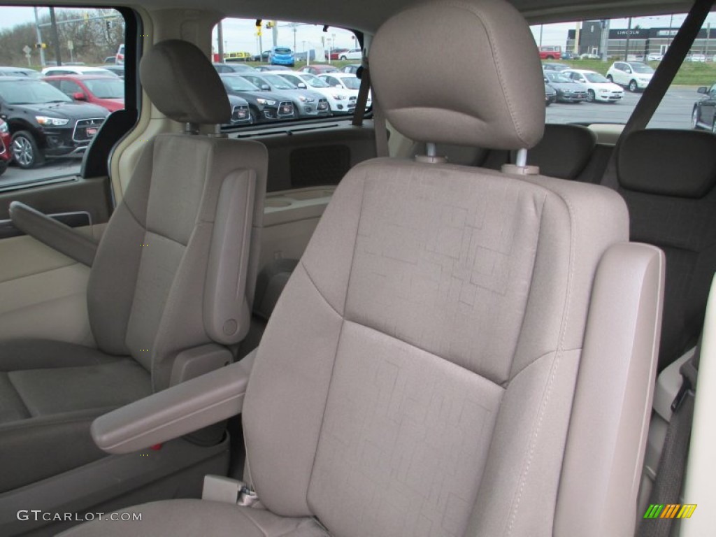 2009 Routan SE - Antigua Blue Metallic / Ceylon Beige photo #24