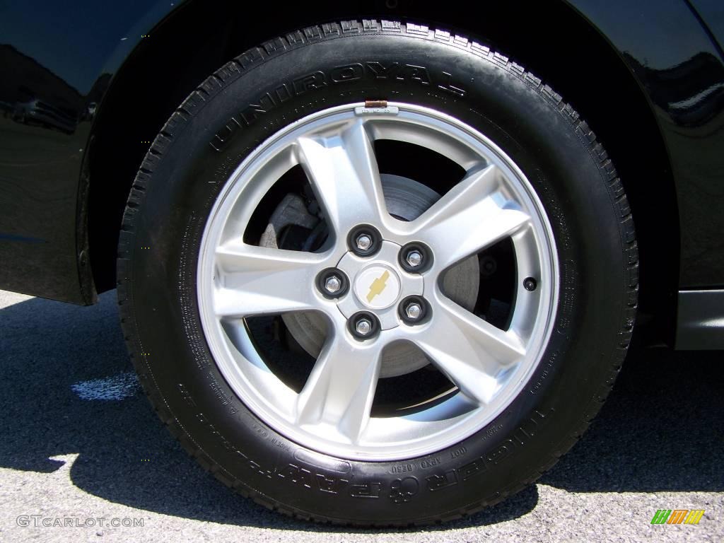 2005 Malibu Maxx LS Wagon - Black / Gray photo #8