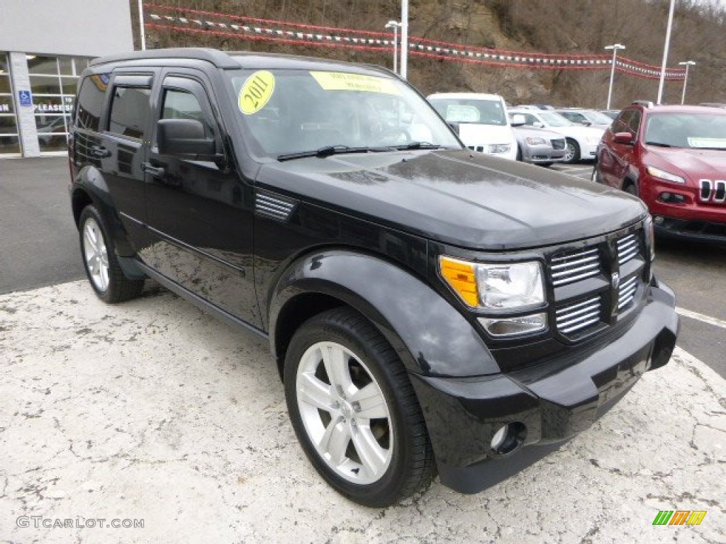 2011 Nitro Heat 4.0 4x4 - Brilliant Black Crystal Pearl / Dark Slate Gray photo #7