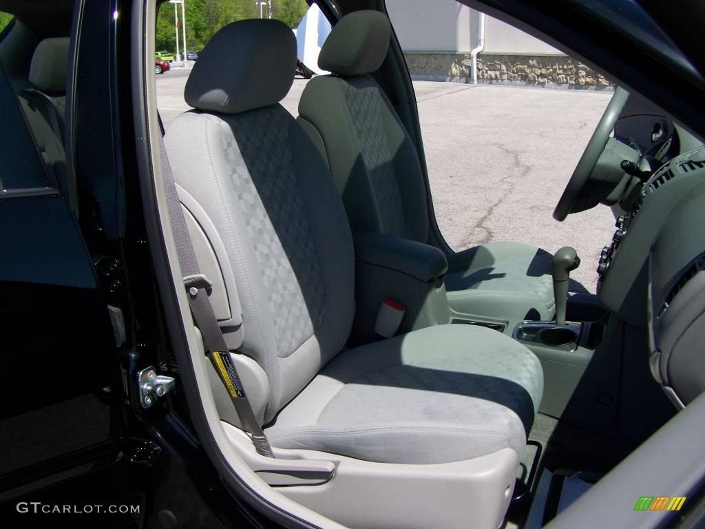 2005 Malibu Maxx LS Wagon - Black / Gray photo #15